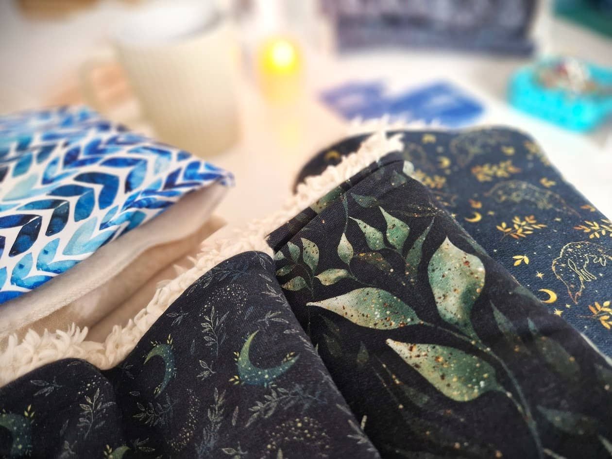 Créatrice artisanale au travail